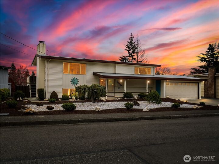 Property Photo:  16526  116th Place SE  WA 98058 