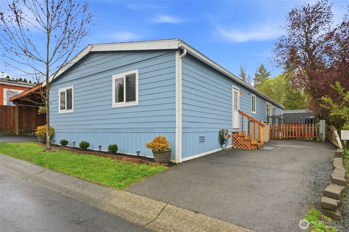 Property Photo:  704  87th Avenue NE 29  WA 98258 