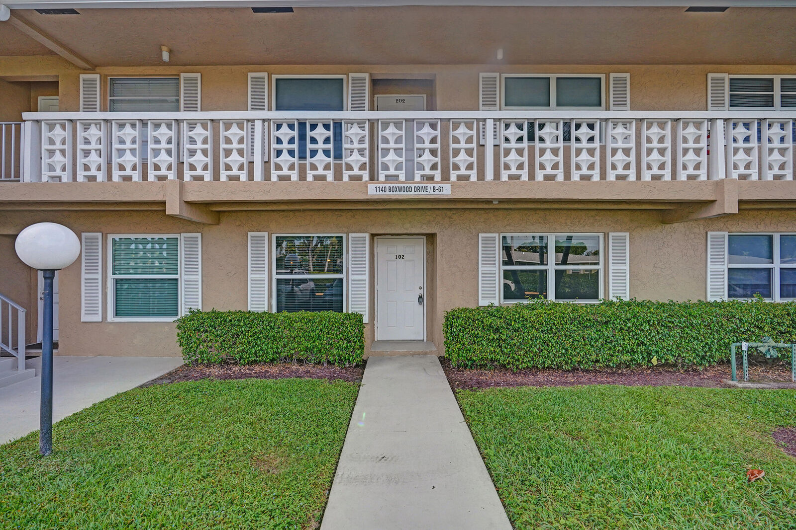 Property Photo: 1140 Boxwood Drive 102 FL 33445
