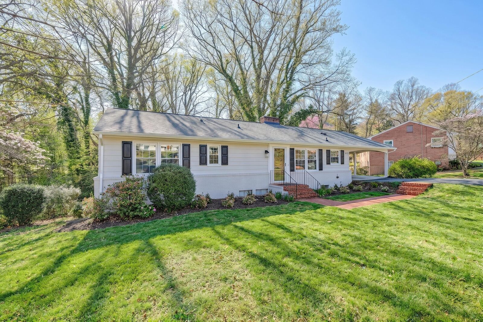 Property Photo:  2031 Bridle Ln  VA 24018 