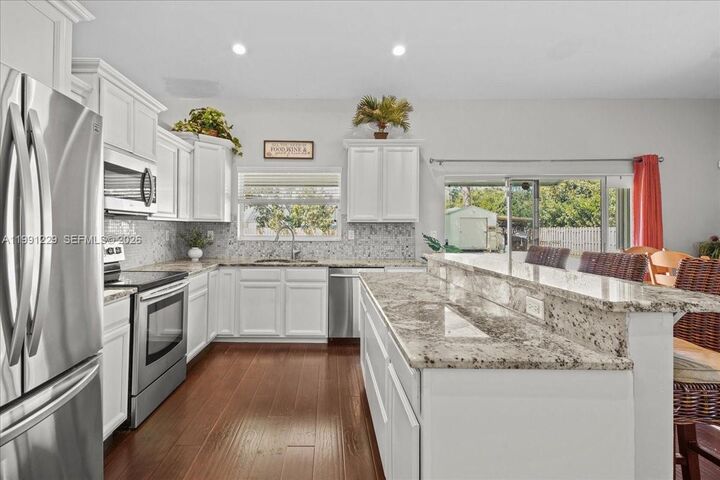 Property Photo: 1650 NW 14th Ter FL 33030