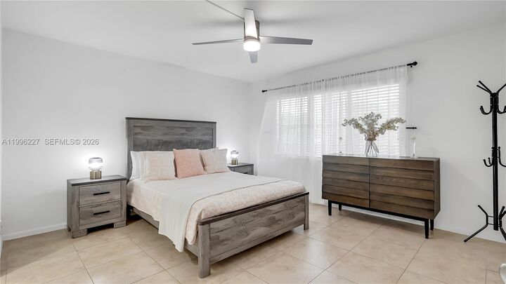 Property Photo: 100 SW 130th Ter 204C FL 33027