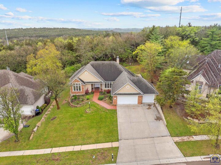 Property Photo: 5411 SW 40th Ter KS 66610