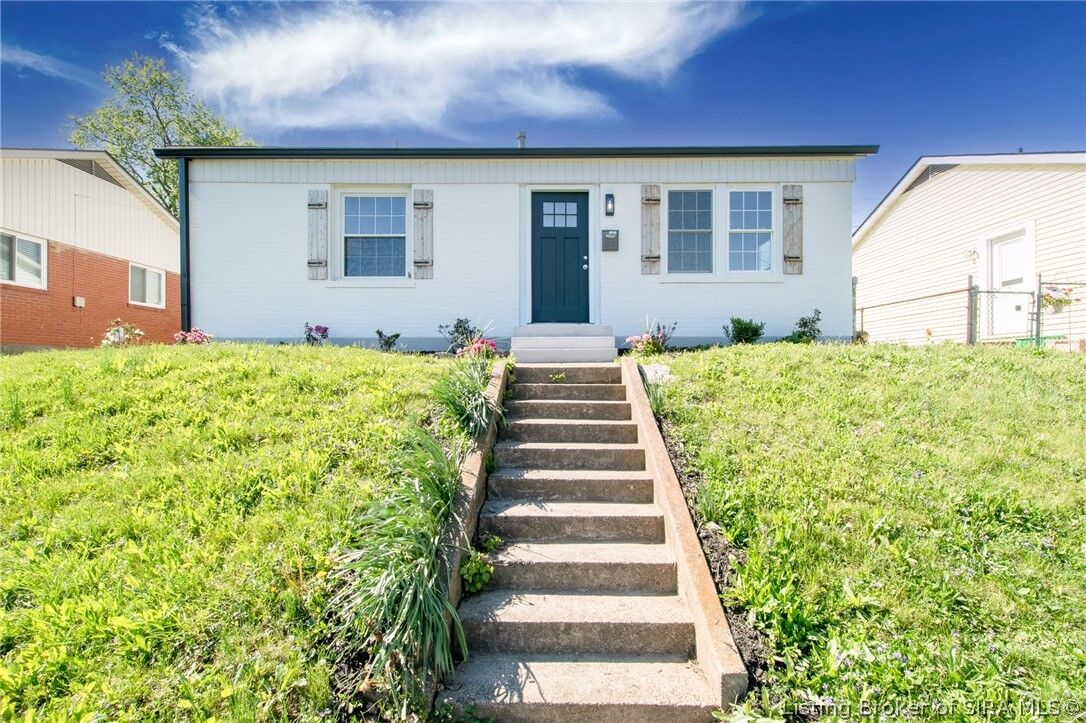 Property Photo:  2127 Beech Grove Avenue  IN 47150 