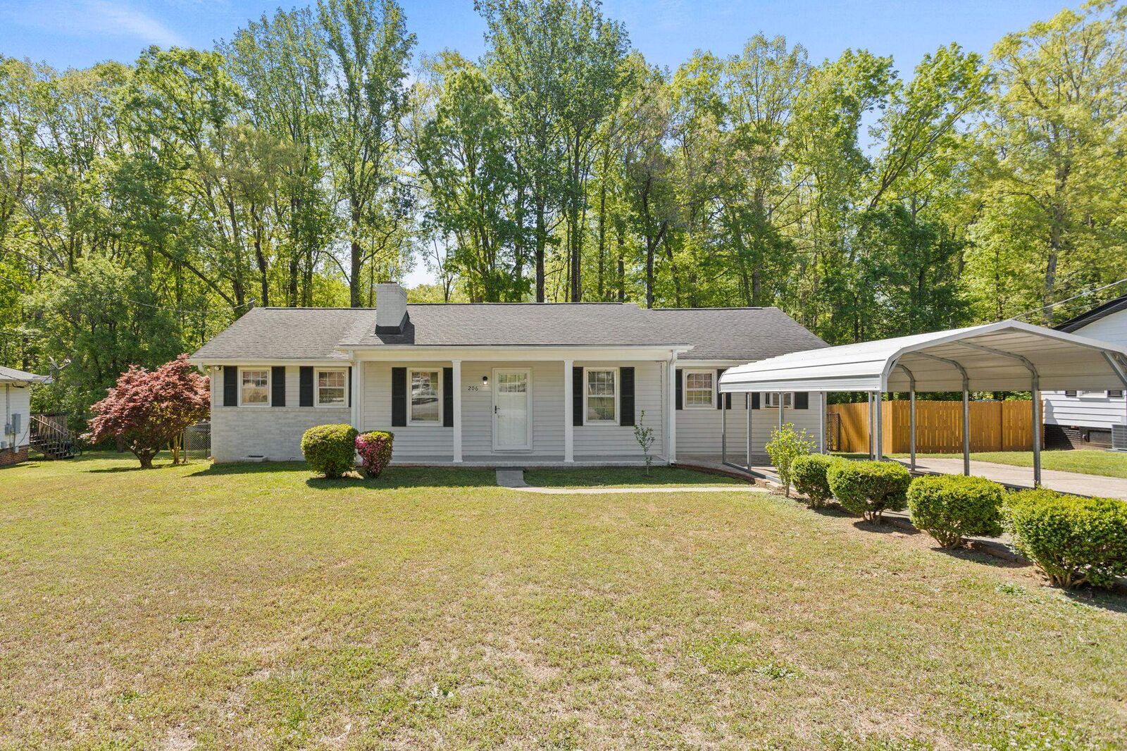 Property Photo: 206 Paris View Drive SC 29690