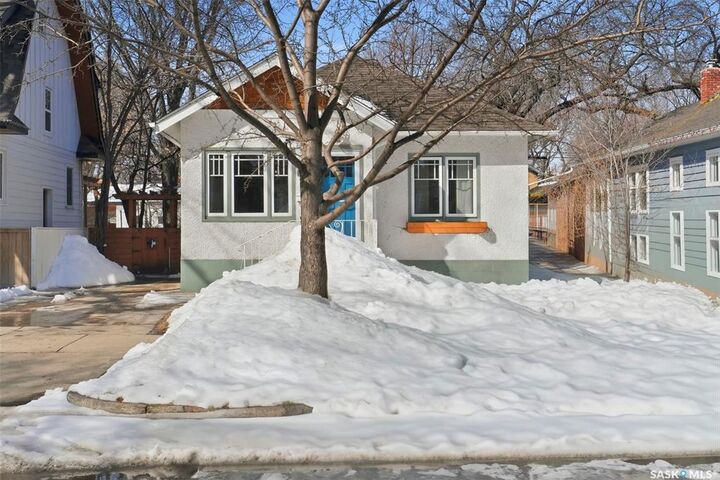 Photo de la propriété:  903 6th Avenue N  SK S7K 2T3 