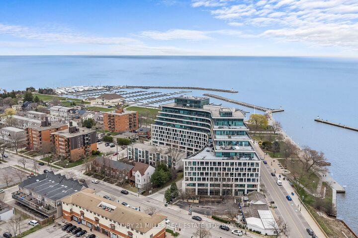 Property Photo:  11 Bronte Road 702  ON L6L 0E1 