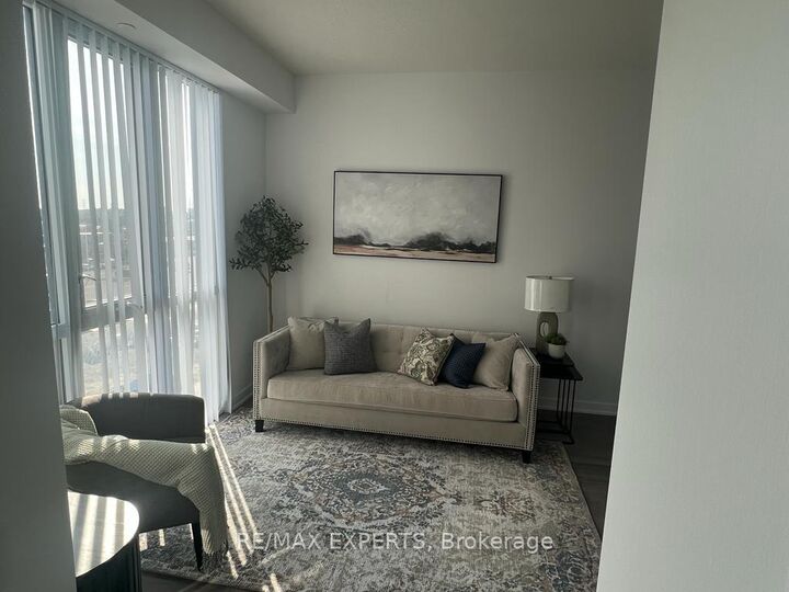 Property Photo: 60 Honey Crisp Crescent 509 ON L4K 0N5