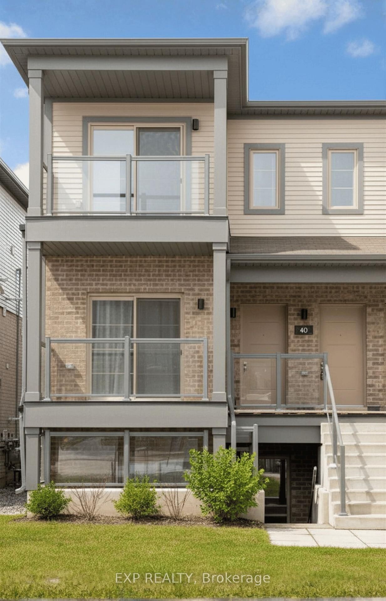 Property Photo: 205 West Oak Trail 40 ON N2R 0R9