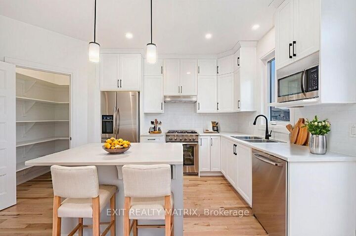 Property Photo: 185 Carpe Street ON K0A 2M0