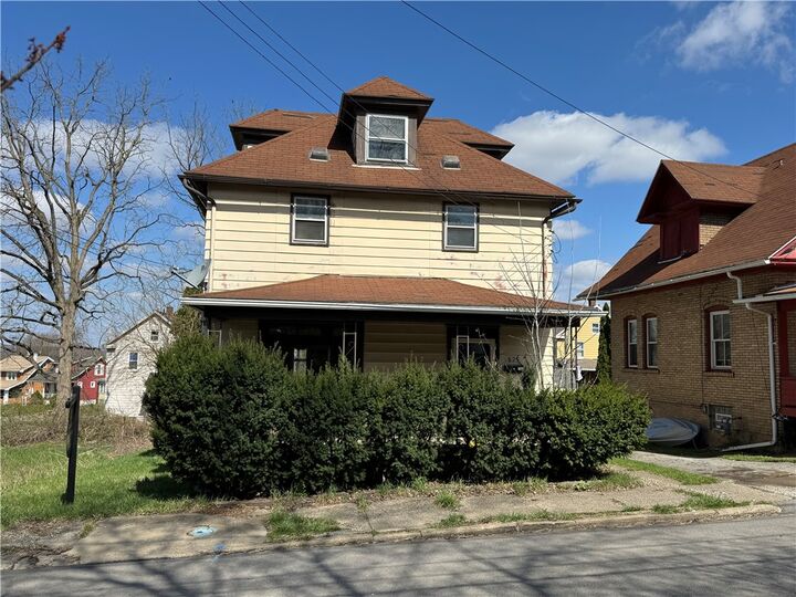 Property Photo:  825 Morton St  PA 16101 