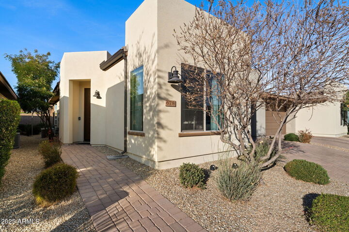 Property Photo: 678 E Cobble Stone Drive AZ 85140