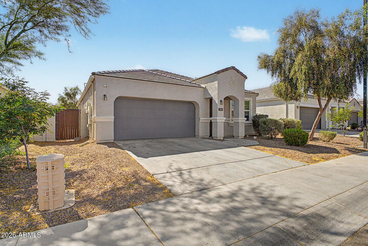 Property Photo: 214 N 190th Drive AZ 85326