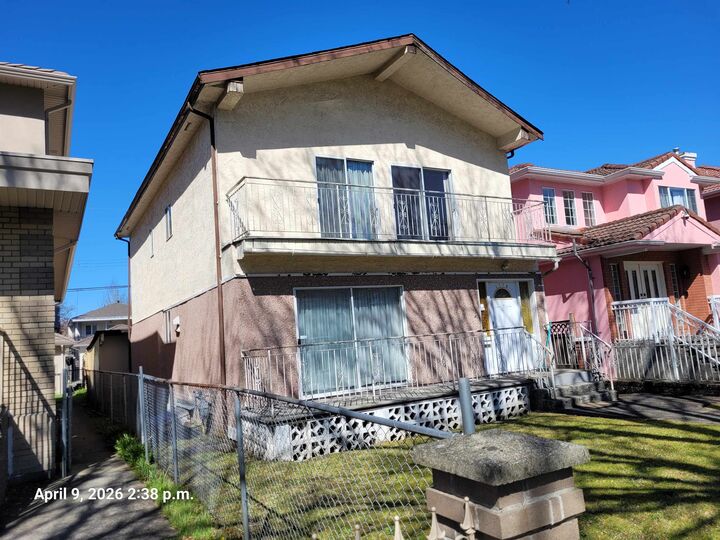 2119 E 47th Avenue — photo 1