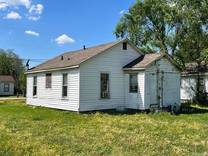 Property Photo:  2016 Maurice Street  AR 72401 