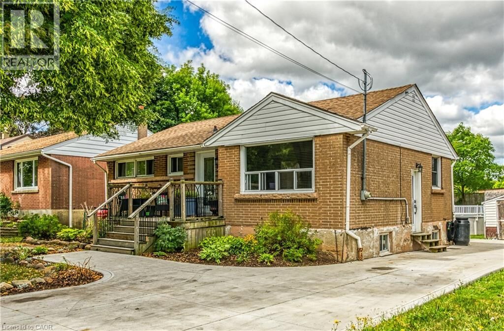 Property Photo:  446 East 36th Street  ON L8V 4A5 