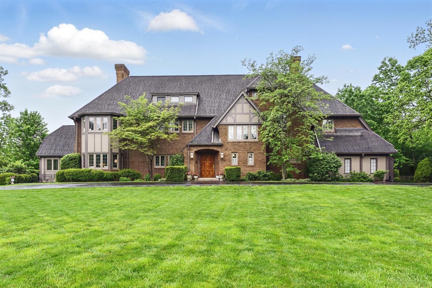 Property Photo: 820 Van Nes Drive OH 45246