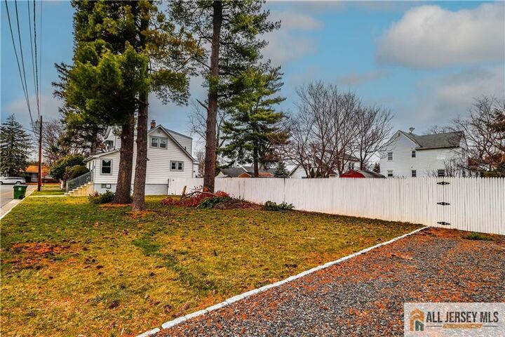 Property Photo:  13 Riverview Avenue  NJ 08817 