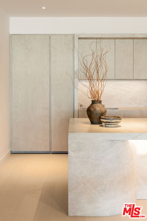 Property Photo:  9200 Wilshire Blvd  CA 90212 