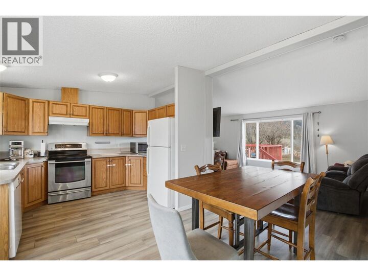 Photo de la propriété:  779 Klahanie Drive  BC V2C 5R1 