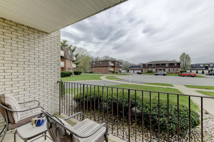 Property Photo:  1315 Woodhollow Court  IN 46375 