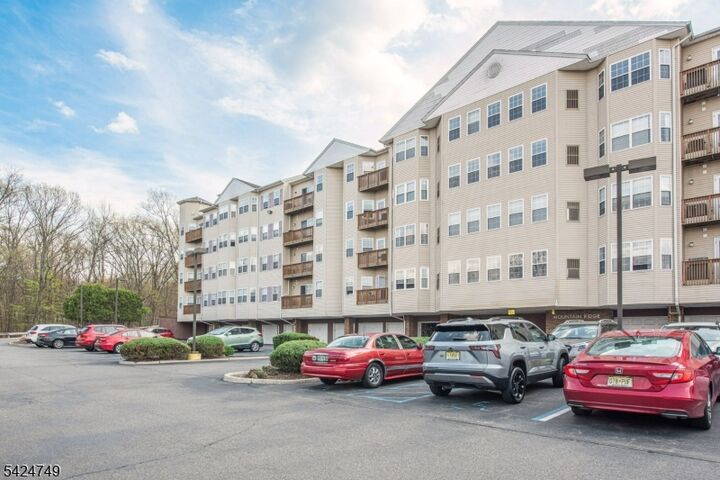 Property Photo:  375 Rifle Camp Rd 202  NJ 07424 