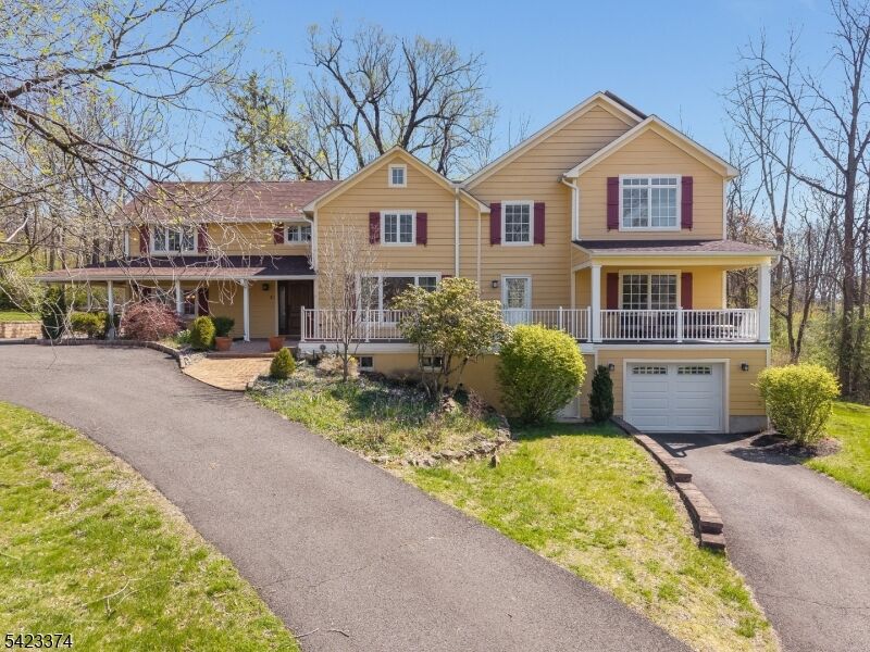 Property Photo:  20 Woodland Terrace  NJ 08829 
