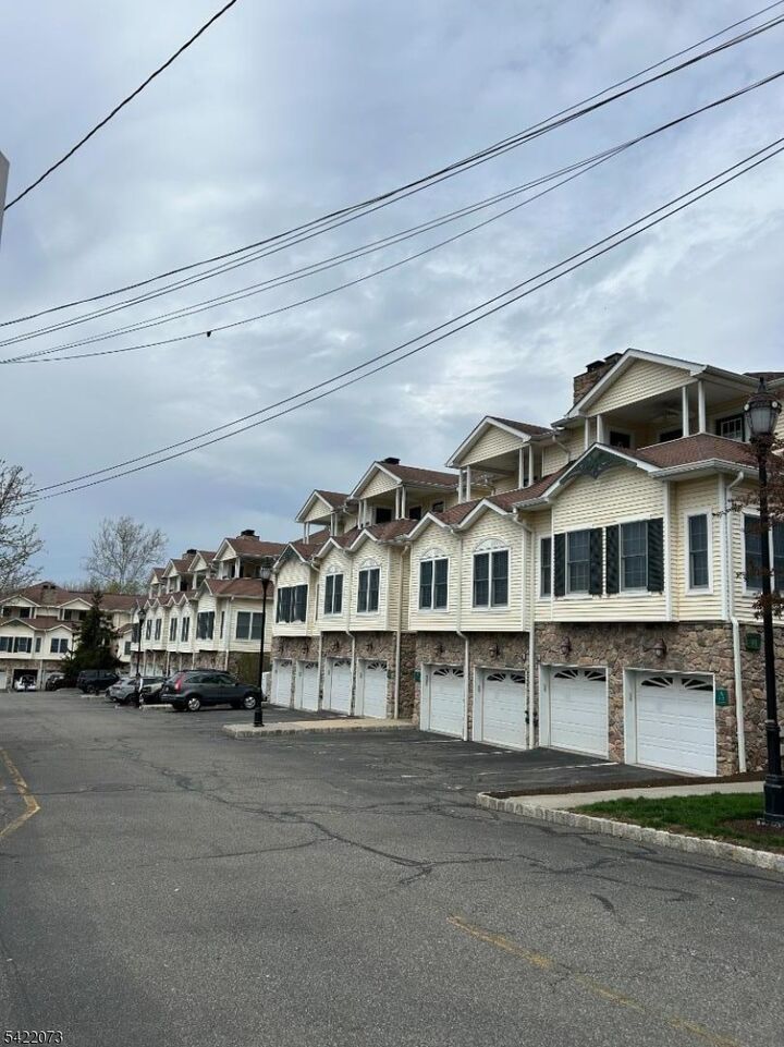 Property Photo:  91 Roseland Ave A8  NJ 07006 