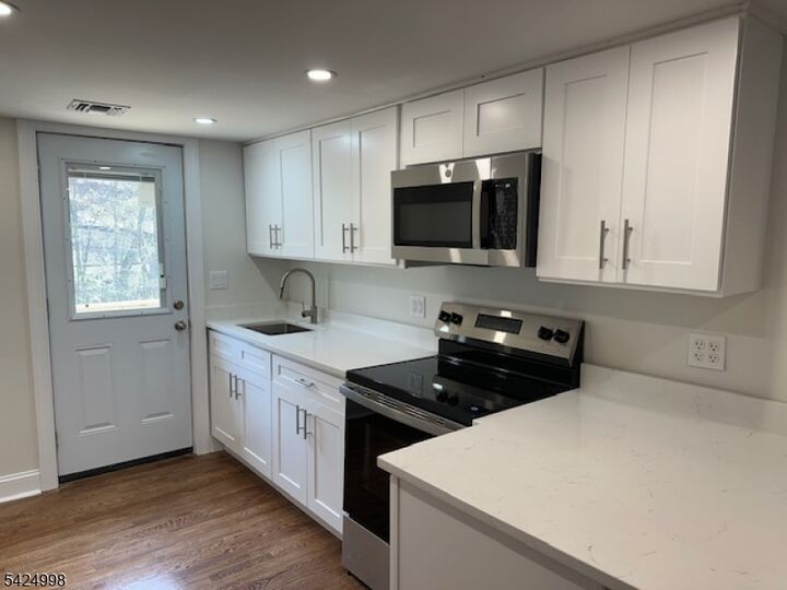 Property Photo:  515 Hamburg Tpke 2  NJ 07480 