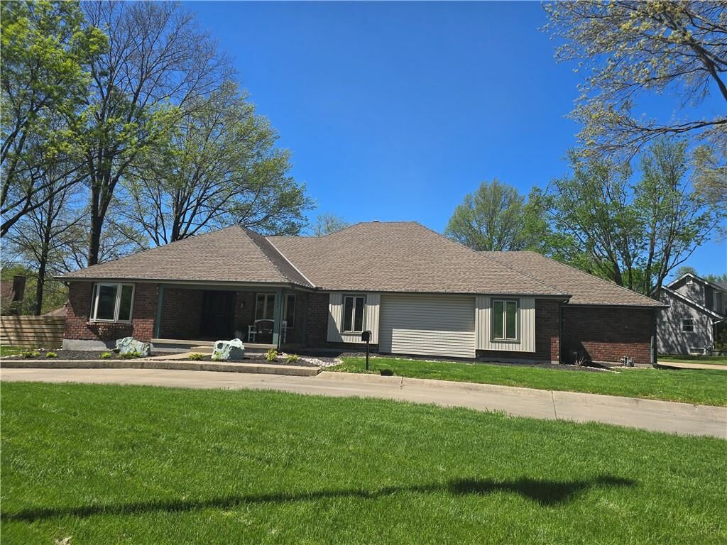 Property Photo:  2000 June Street  MO 64024 