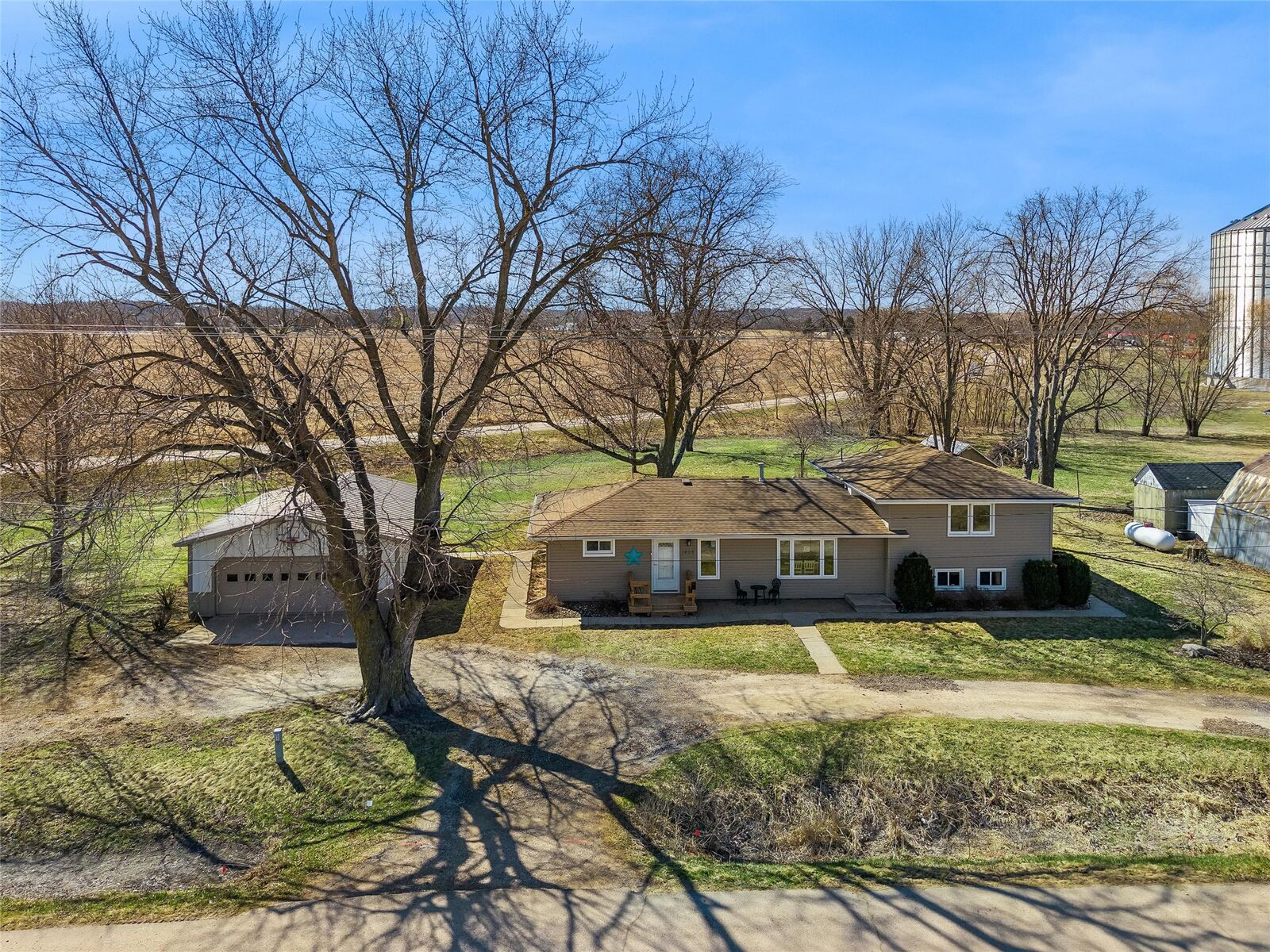 Property Photo:  1408 Omaha Street  IA 50233 