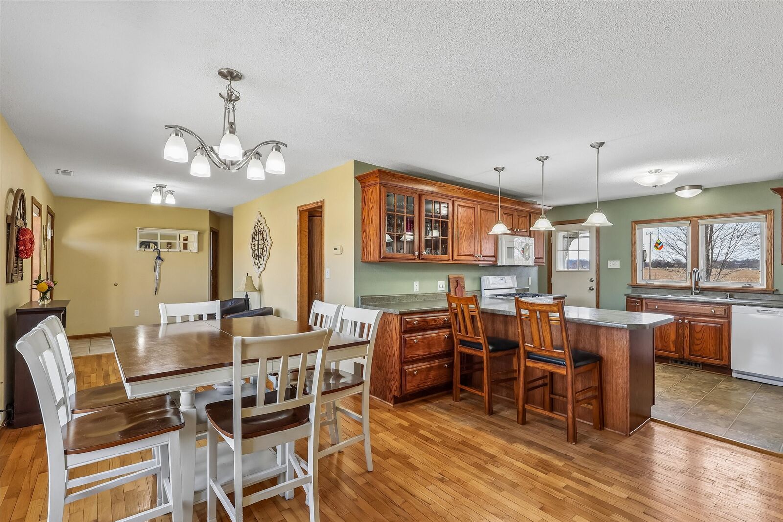 Property Photo:  1408 Omaha Street  IA 50233 