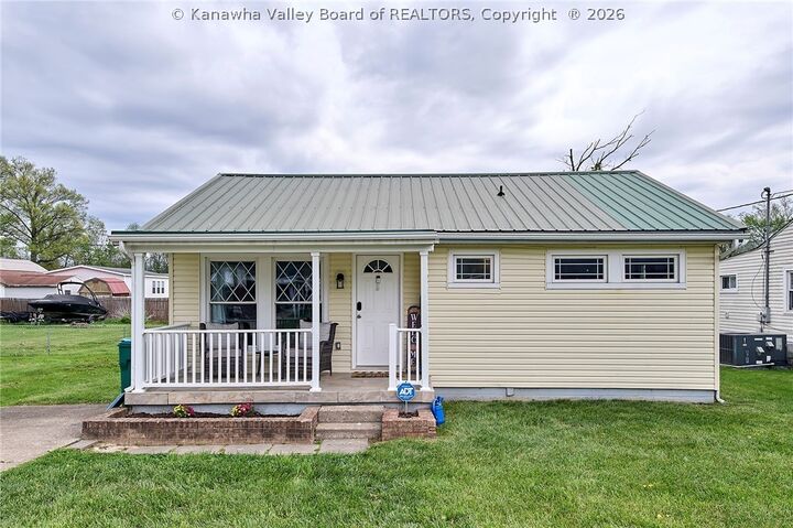 Property Photo:  206 Kentucky Avenue  WV 25177 
