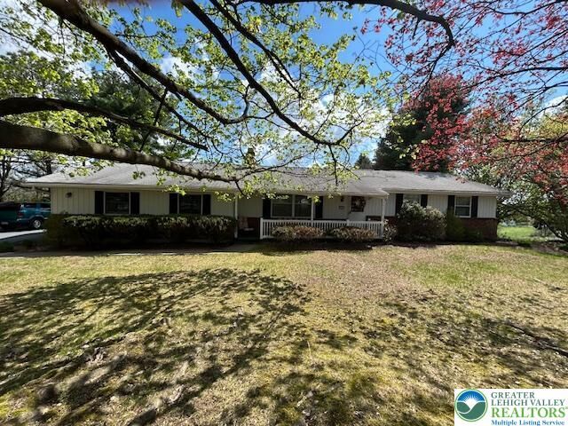 Property Photo:  390 S Hokendauqua Drive  PA 18067 