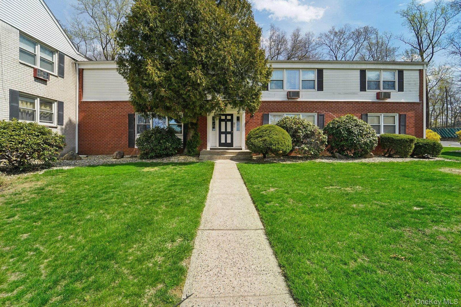 Property Photo:  17 Revere Court 2413  NY 10901 