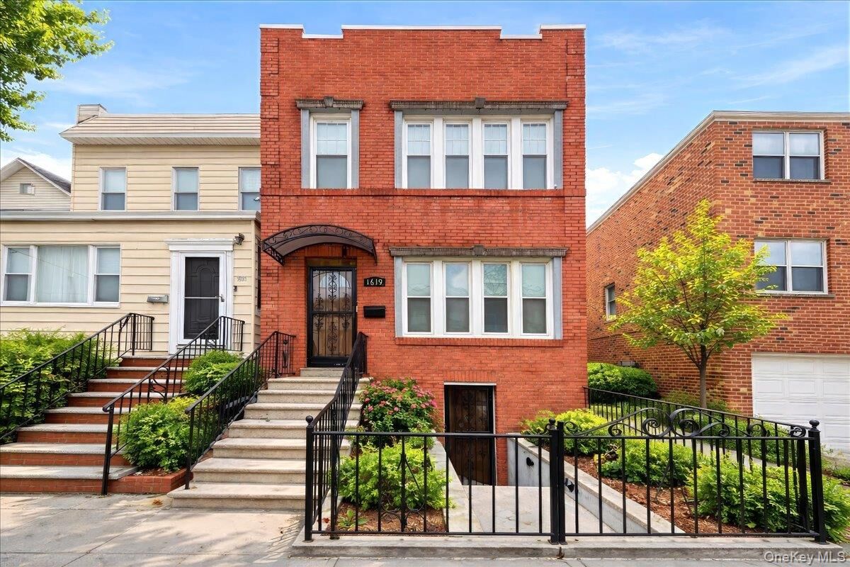 Property Photo:  1619 Edison Avenue  NY 10461 