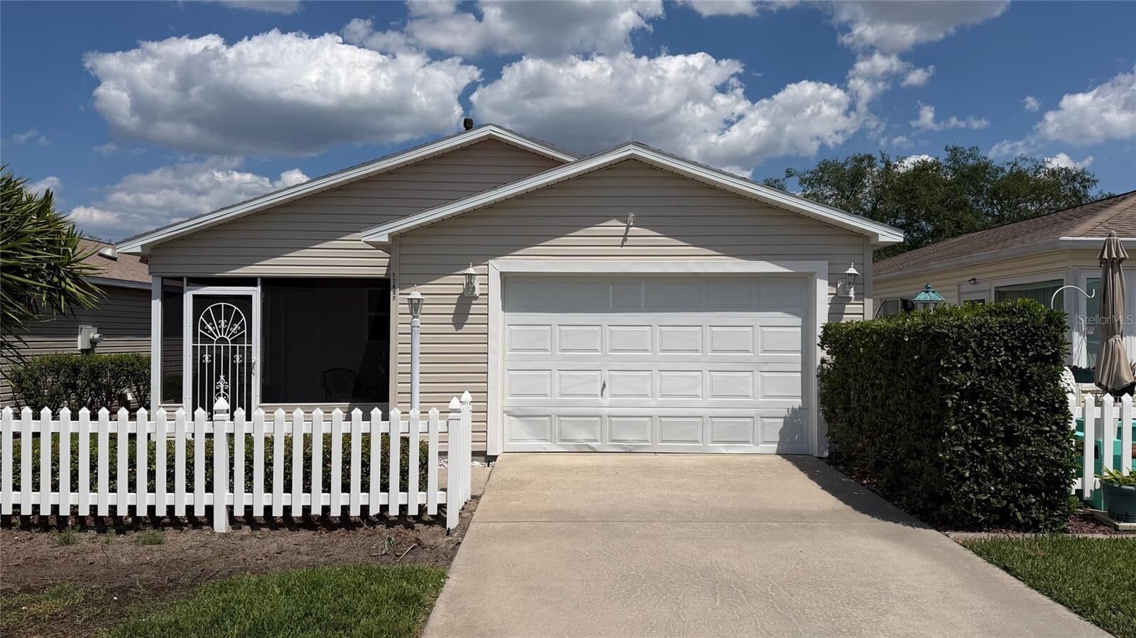 Property Photo:  17437 SE 82nd Albemarle Avenue  FL 32162 