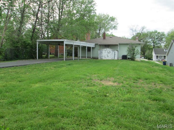Property Photo:  410 S Oak Street  MO 63084 