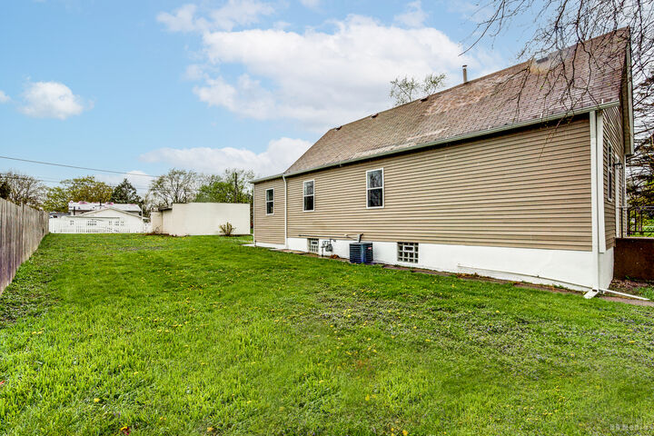 Property Photo:  3300 Butler Avenue  IL 60475 