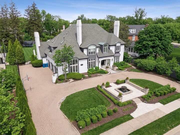 Property Photo: 21 E 8th Street IL 60521