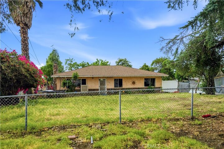 Property Photo:  17857 San Bernardino Avenue  CA 92316 