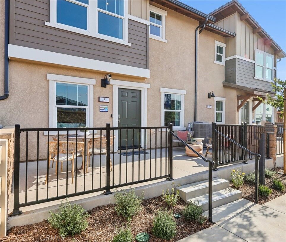 Property Photo:  15563 April Dawn Way 4  CA 92336 