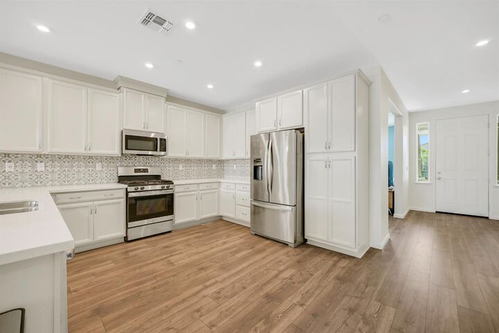 Property Photo: 1056 Luna Drive CA 95747