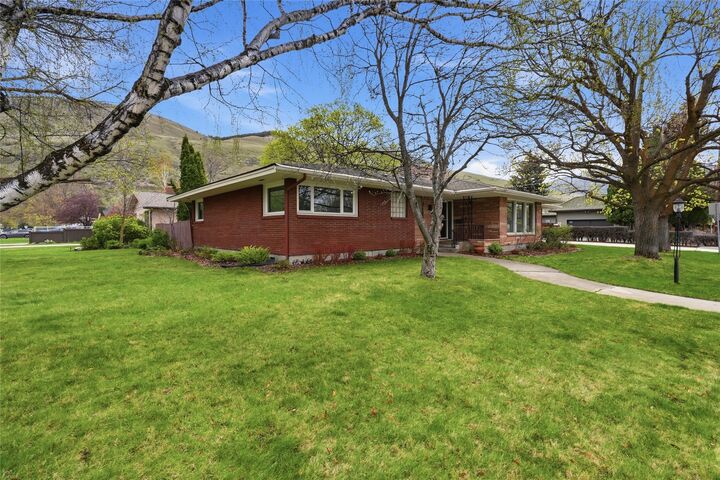 Property Photo:  1700 Arthur Avenue  MT 59801 