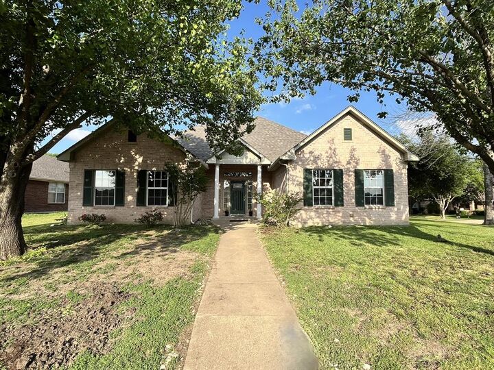 Property Photo:  2700 Boyd Street  TX 75119 