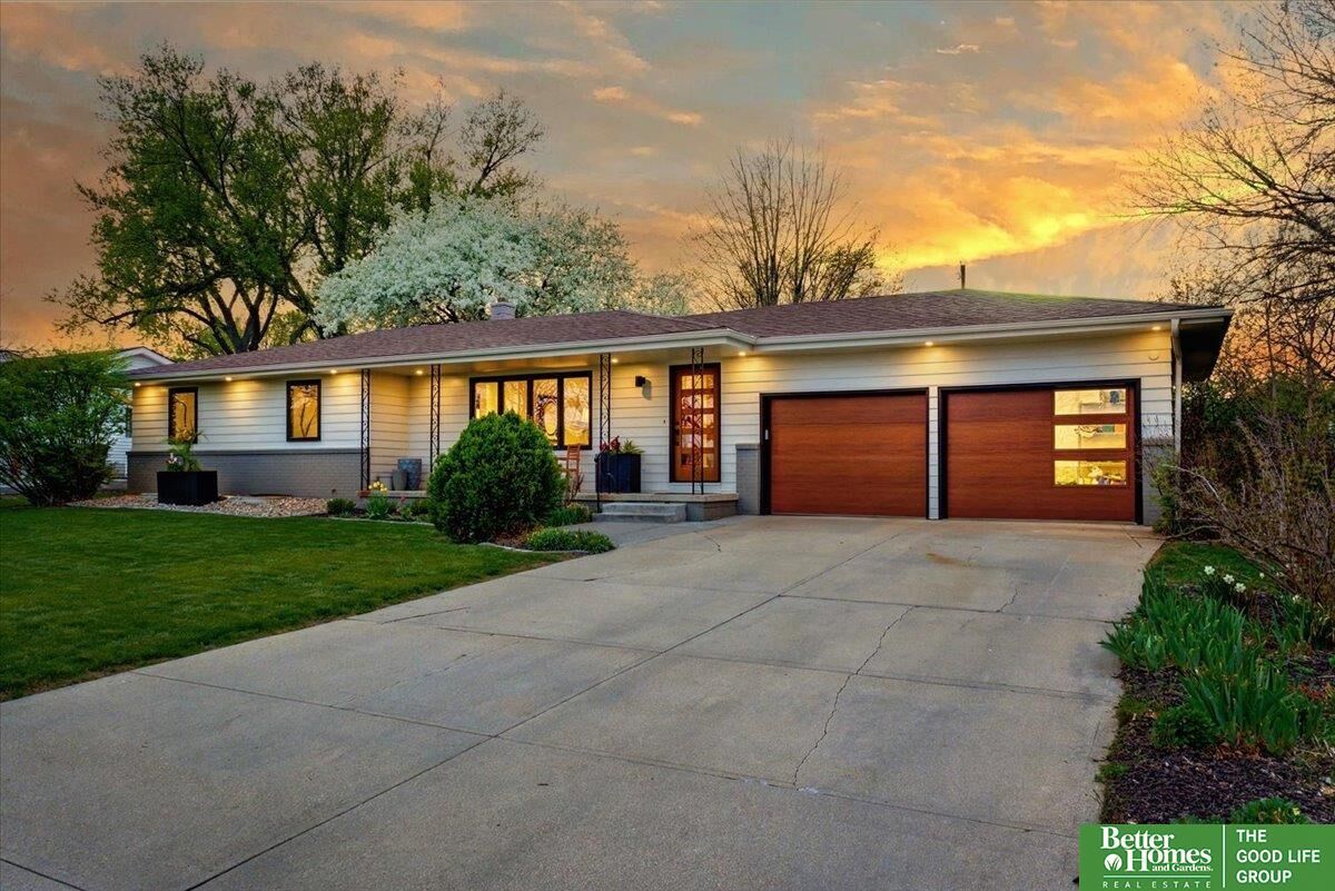 Property Photo:  3126 S 112th Street  NE 68144 