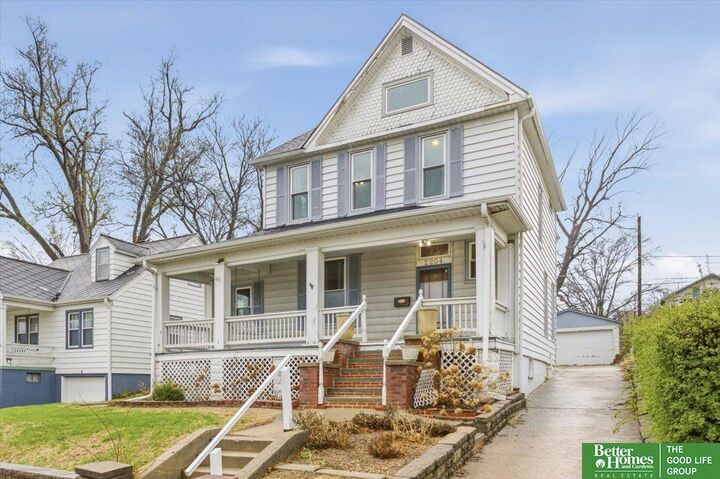 Property Photo: 2204 N 48 Street NE 68104