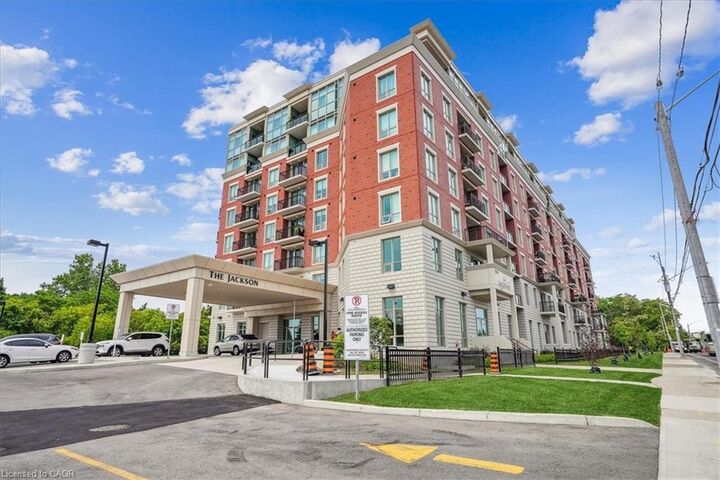 2750 King Street E 404 — photo 1