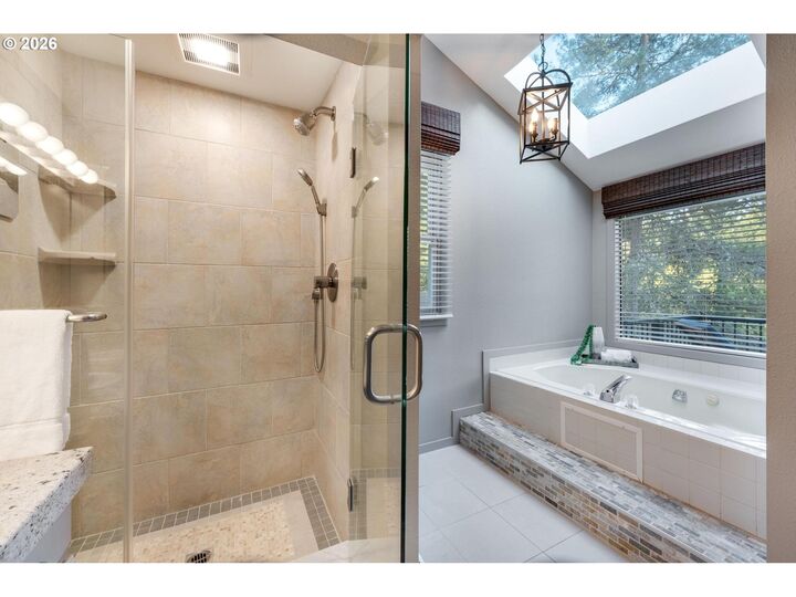 Property Photo:  211 NW Seblar Dr  OR 97210 