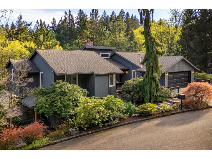 Property Photo:  211 NW Seblar Dr  OR 97210 